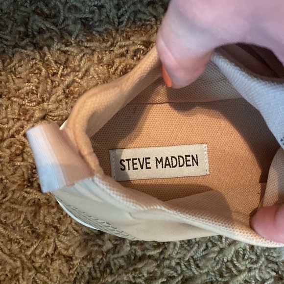 Steve Madden sneakers - Picture 8 of 9